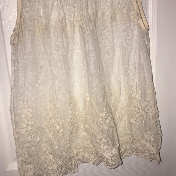 Lace and mesh tank top - Picture 2 of 3